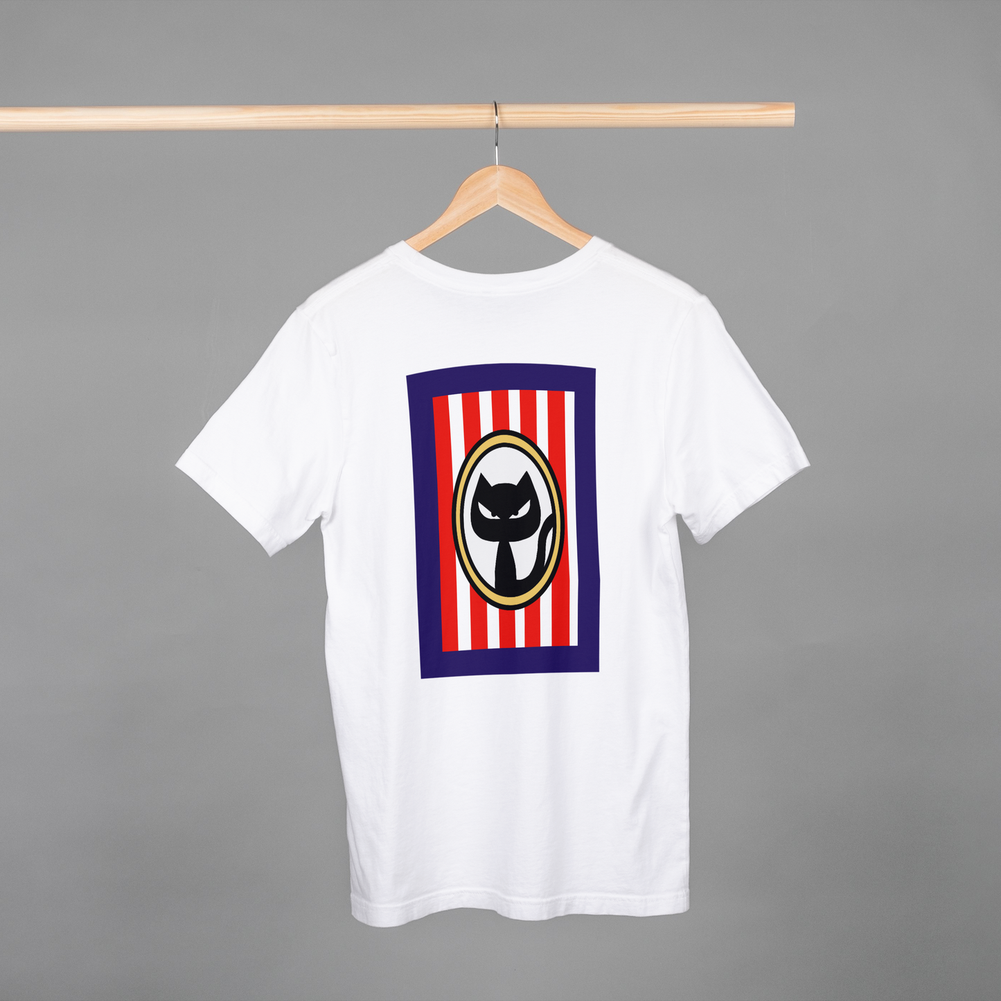 Short sleeve T-shirt of black cat in a frame