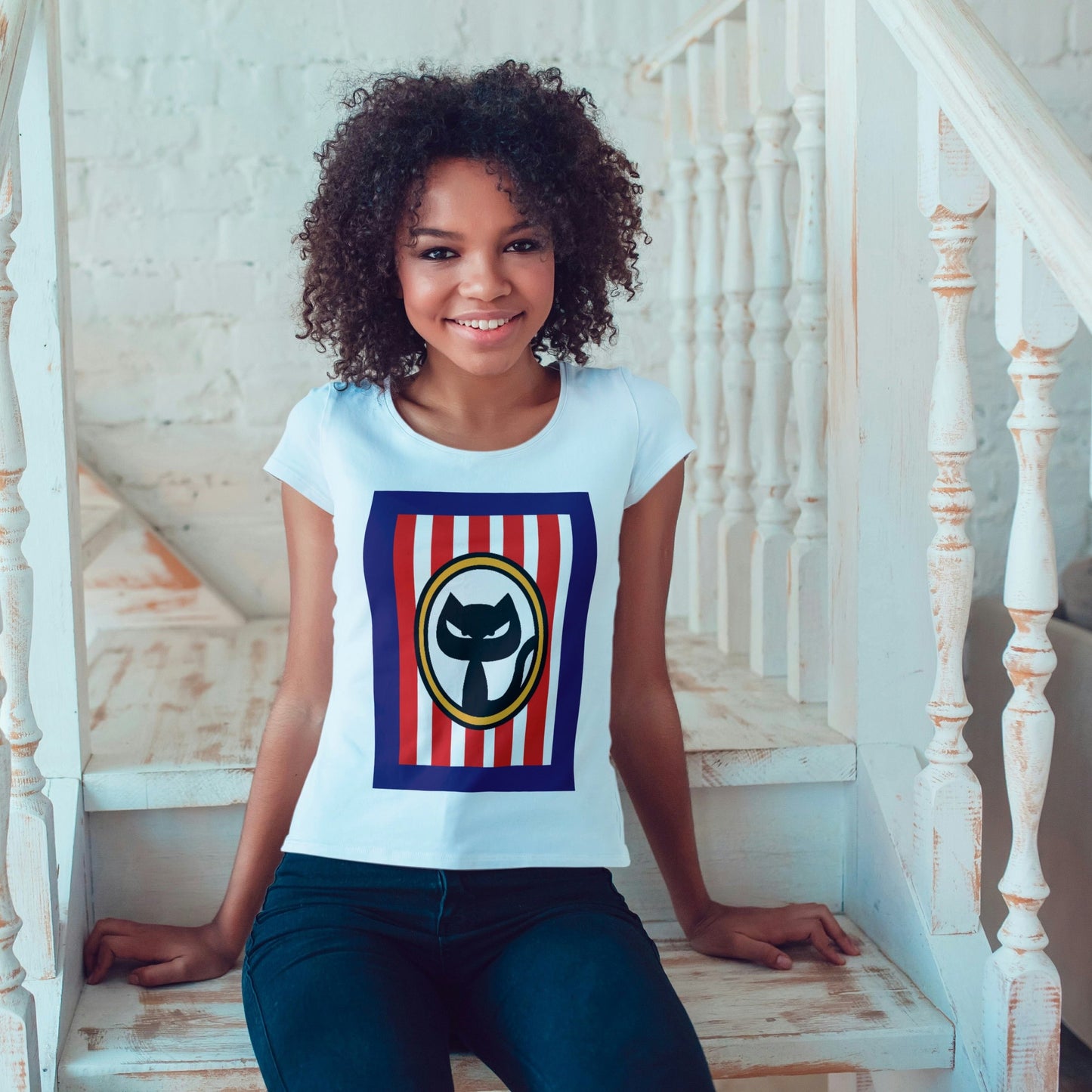 Short sleeve T-shirt of black cat in a frame