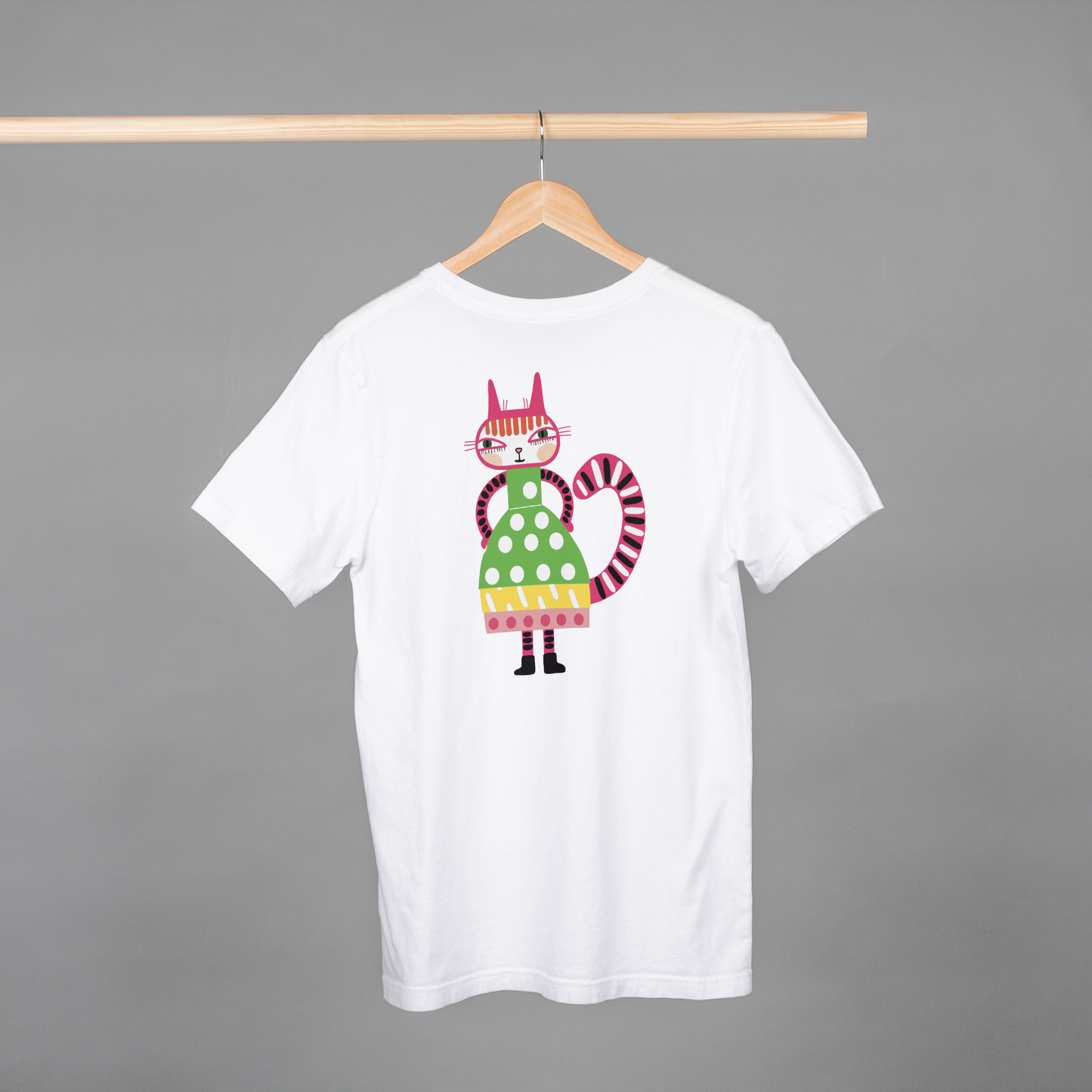 Short Sleves T-shirt with a pretty cat