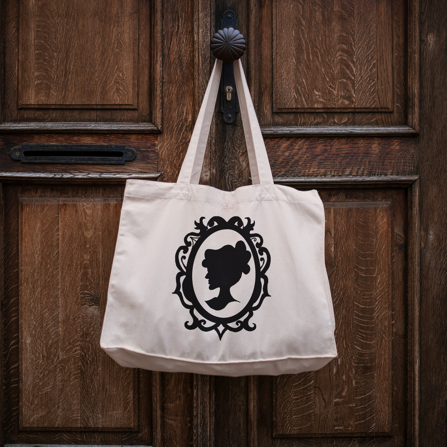 Tote bag of a woman in frame